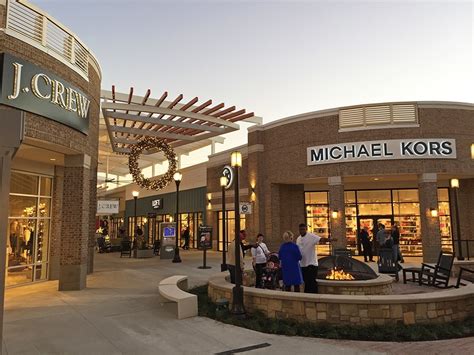 tanger outlet southaven stores.